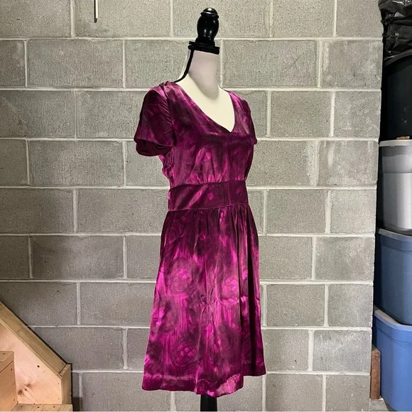Banana Republic silk dress. - Picture 3 of 14